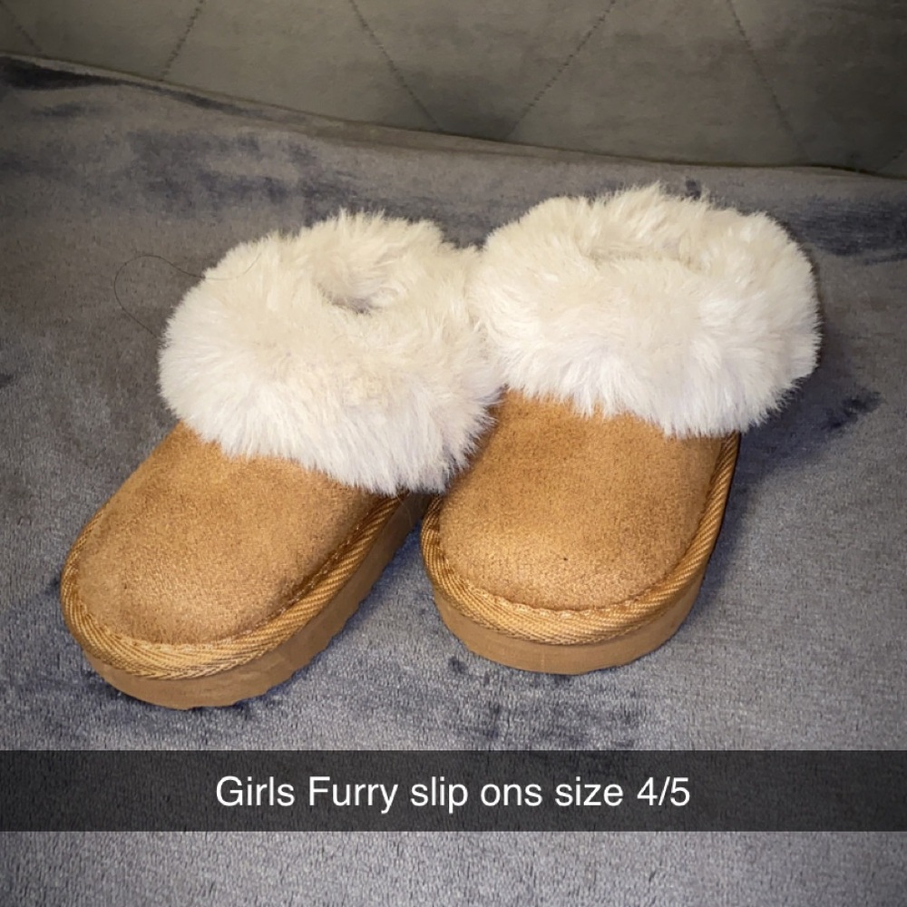 Girls Furry Slip-On Slippers